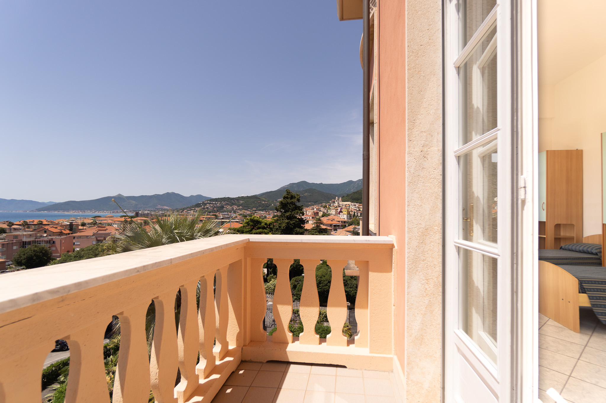 terrazzo-con-vista-villa-zaveria